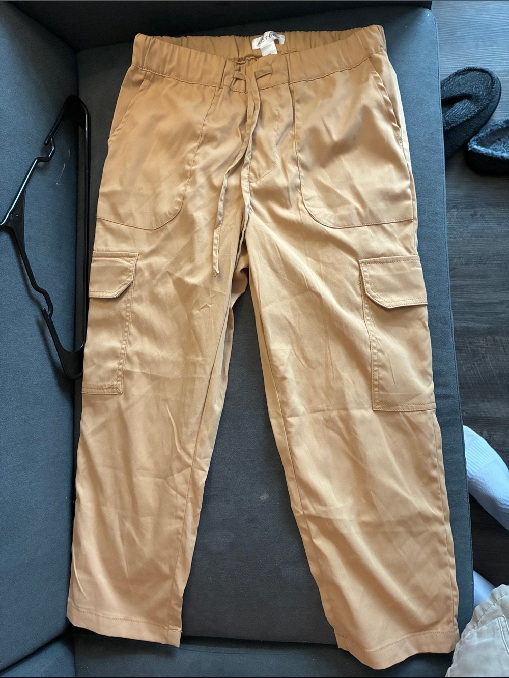just be Men's Cargo Pants in Tan